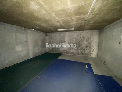 Parking / Garage - 30 m²