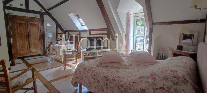 Maison - 386 m² - 9 pièces