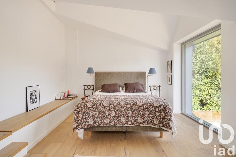 Maison - 240 m² - 8 pièces