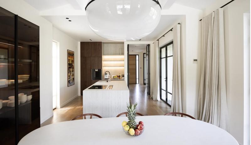 Villa - 250 m² - 8 pièces