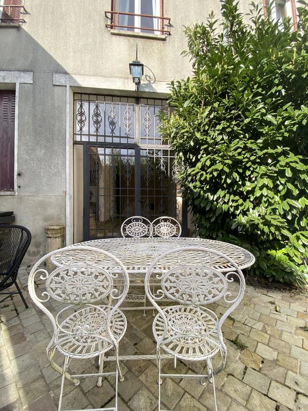 Maison - 193 m² - 16 pièces