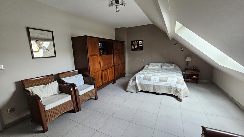 Maison - 200 m² - 7 pièces