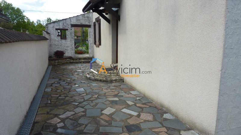 Maison - 210 m² - 6 pièces