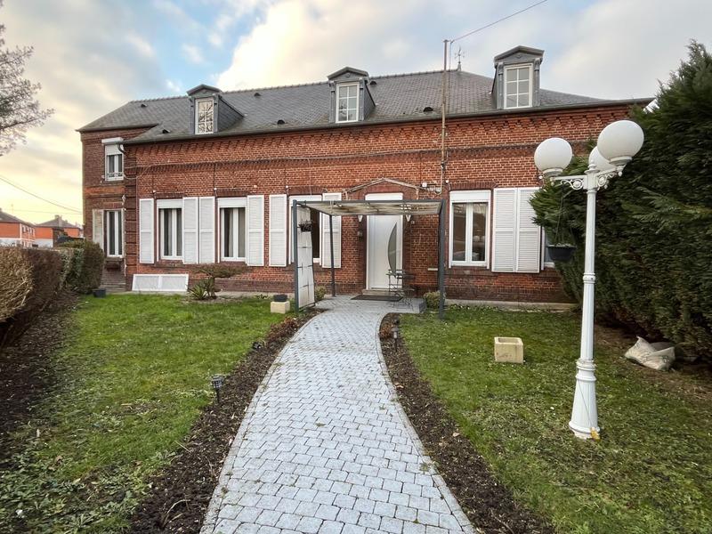 Maison - 252 m² - 13 pièces