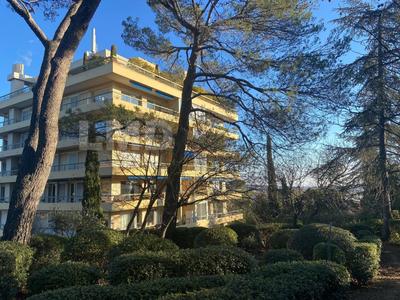 Appartement - 93 m² - 4 pièces