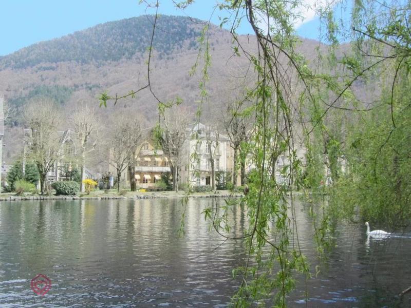 Propriété - 302 m² - 10 pièces