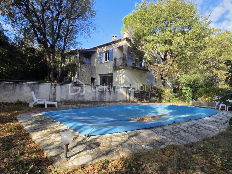 Maison - 169 m² - 6 pièces