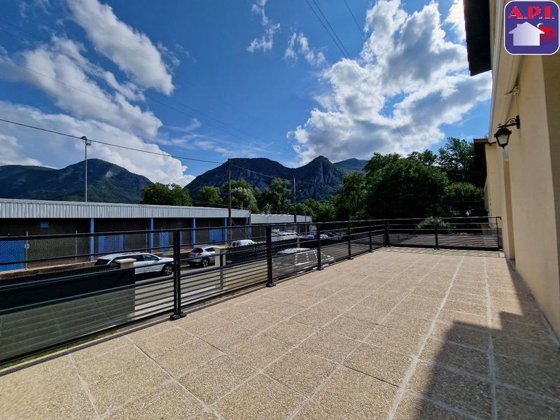 Maison - 137 m² - 5 pièces