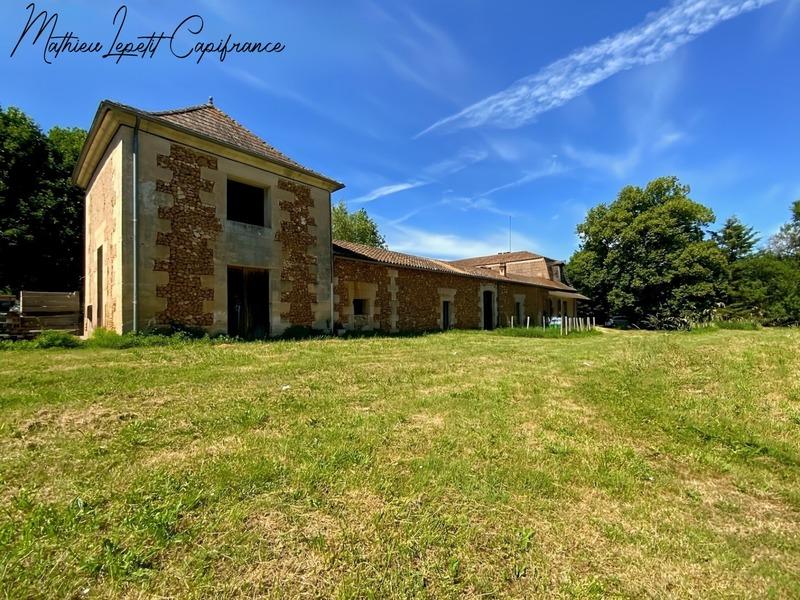 Maison - 270 m² - 9 pièces