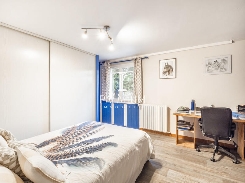 Maison - 236 m² - 7 pièces