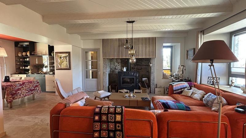 Maison - 263 m² - 9 pièces