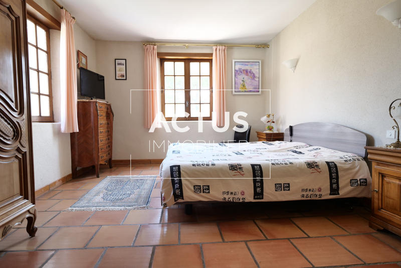 Maison - 189 m² - 6 pièces