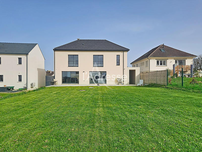 Maison - 166 m² - 6 pièces