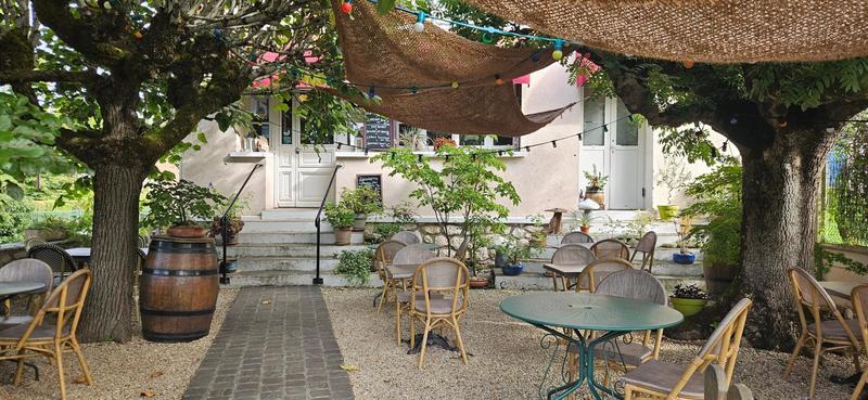 Local commercial - 126 m² - 1 pièce