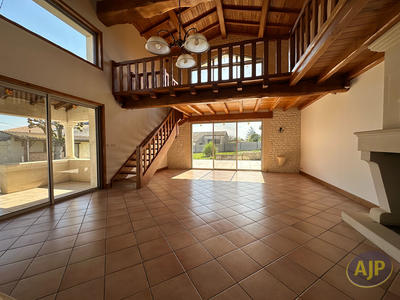 Maison - 200 m² - 7 pièces