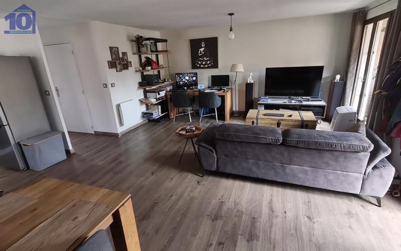Appartement sur toit - 65 m² - 3 pièces