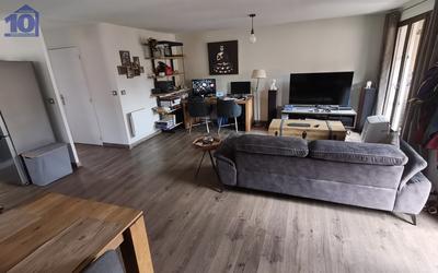 Appartement sur toit - 65 m² - 3 pièces