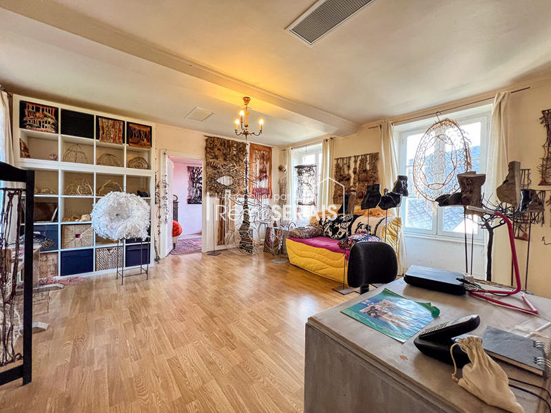 Maison - 137 m² - 6 pièces