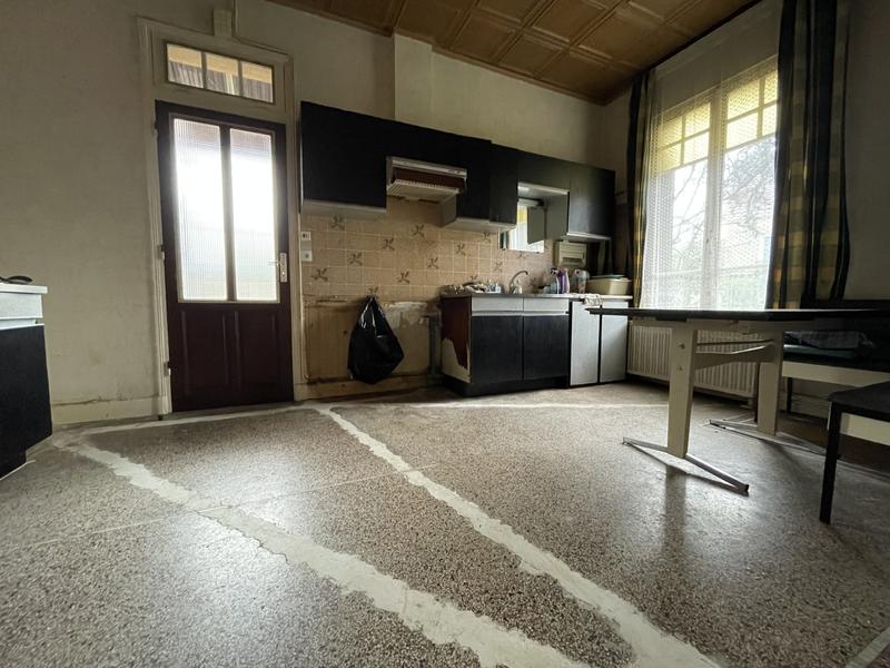 Maison traditionnelle - 184 m² - 11 pièces