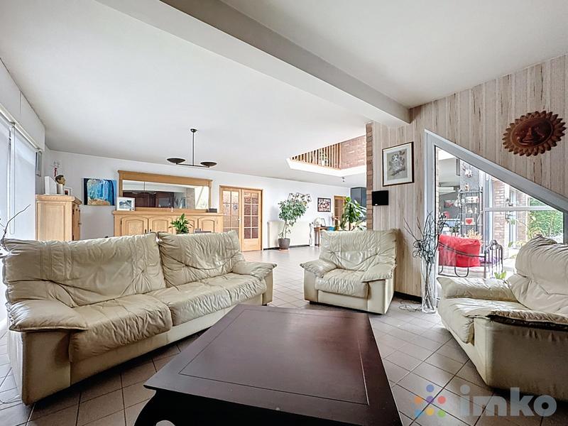 Maison - 237 m² - 7 pièces