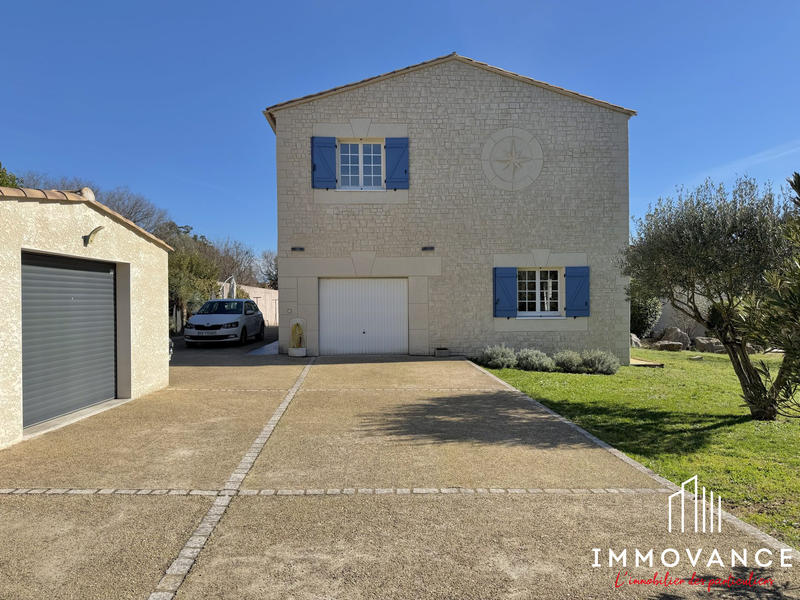 Villa - 251 m² - 8 pièces