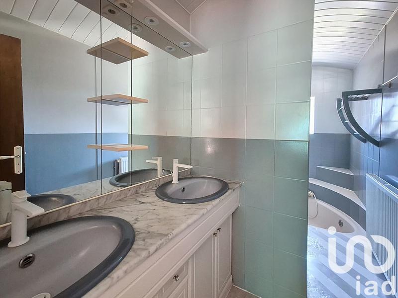 Maison - 215 m² - 8 pièces