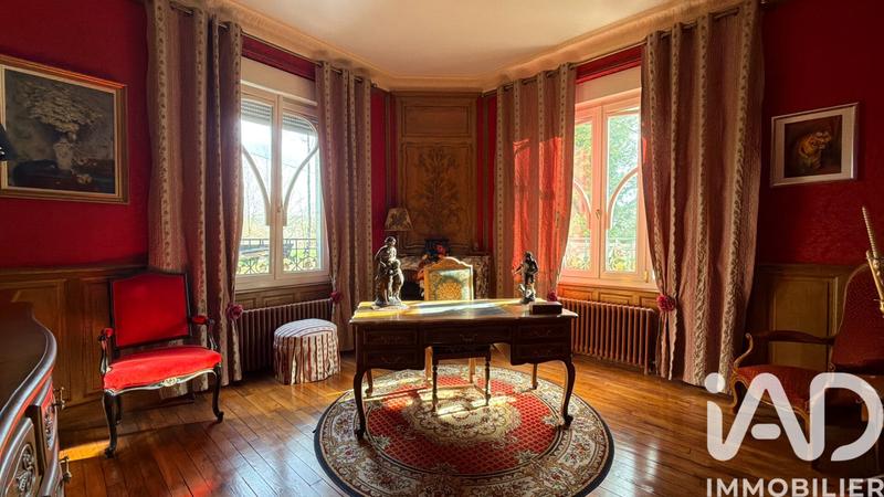 Château - 352 m² - 7 pièces