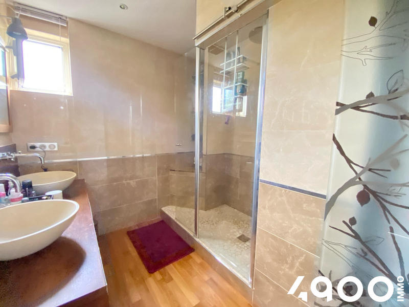 Appartement - 170 m² - 6 pièces