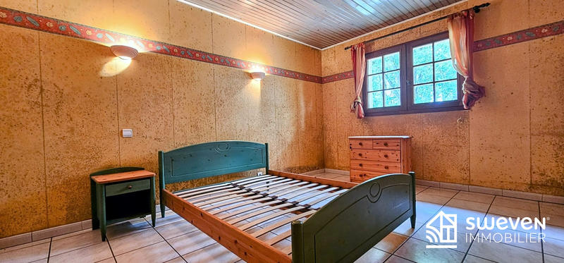 Maison traditionnelle - 202 m² - 7 pièces