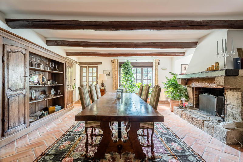 Propriété - 600 m² - 15 pièces