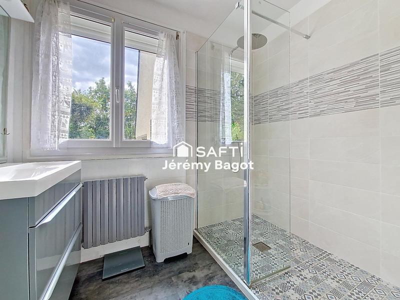 Maison - 240 m² - 7 pièces