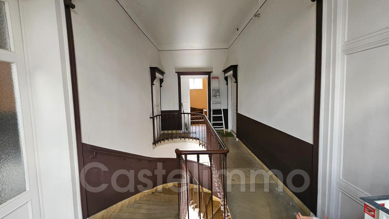 Maison - 415 m² - 10 pièces