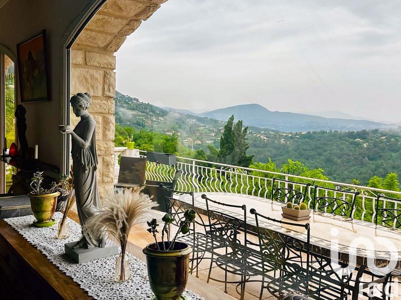 Maison - 195 m² - 6 pièces