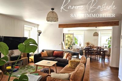 Maison - 175 m² - 9 pièces