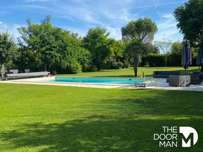 Propriété - 141 m² - 8 pièces