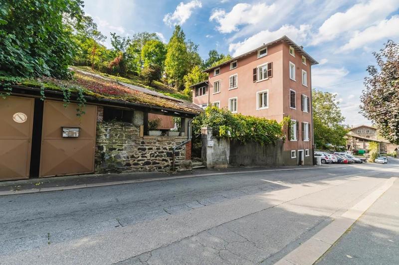 Maison - 275 m² - 7 pièces