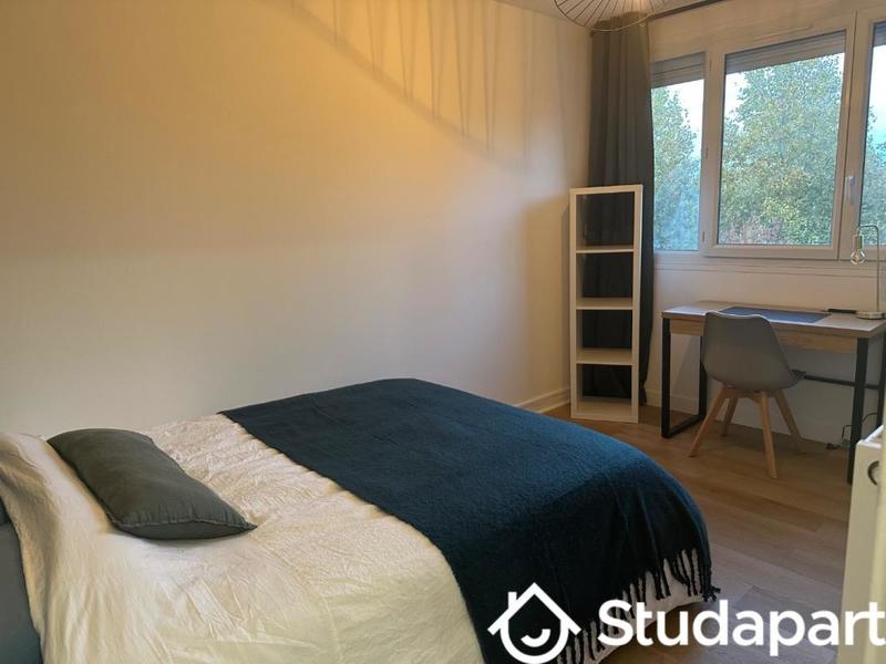 Chambre - 12 m² - 1 pièce