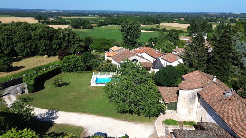 Château - 345 m² - 13 pièces