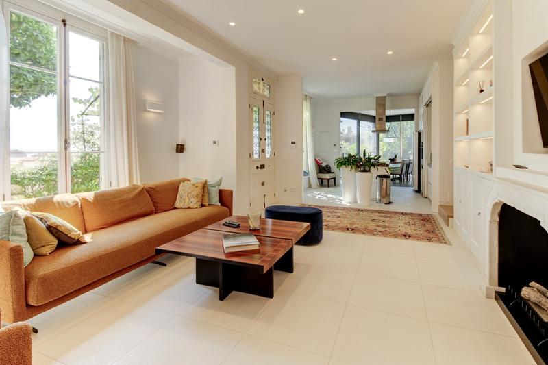 Maison - 211 m² - 8 pièces