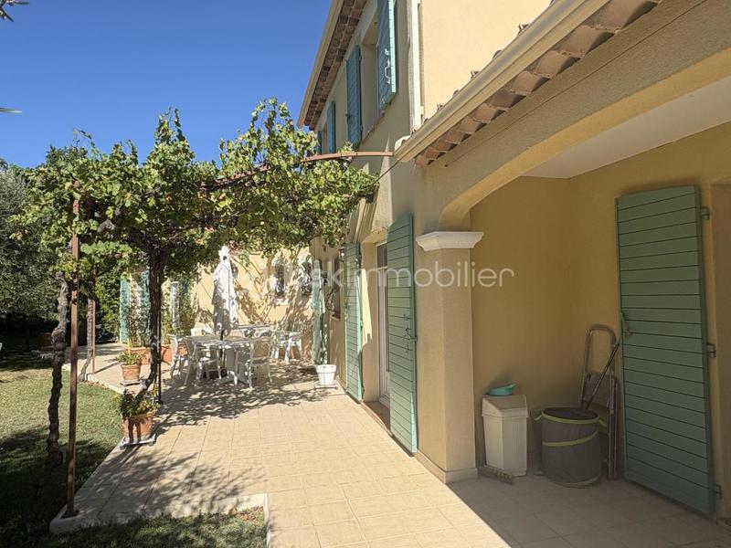 Villa - 196 m² - 7 pièces