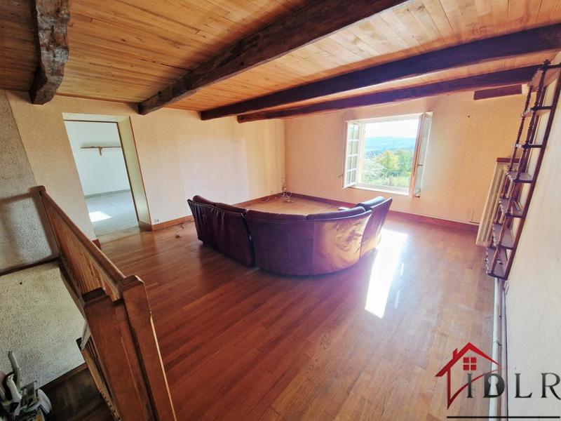 Maison - 128 m² - 7 pièces