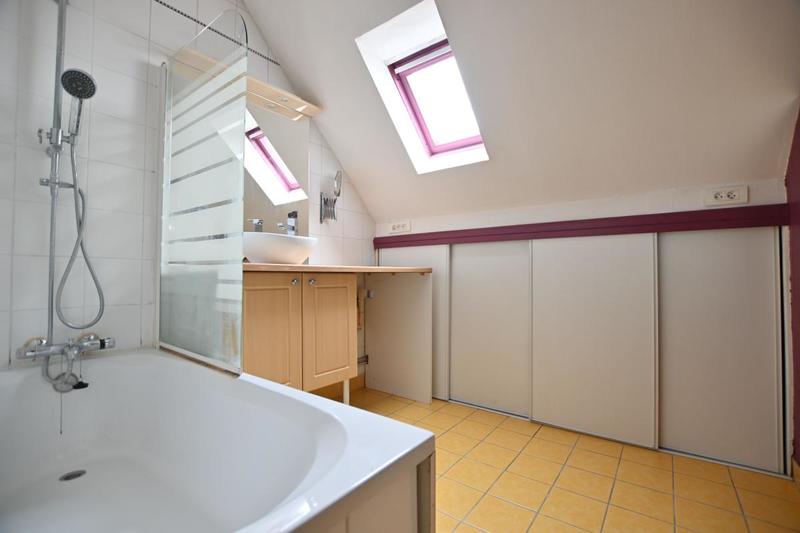 Maison - 93 m² - 4 pièces