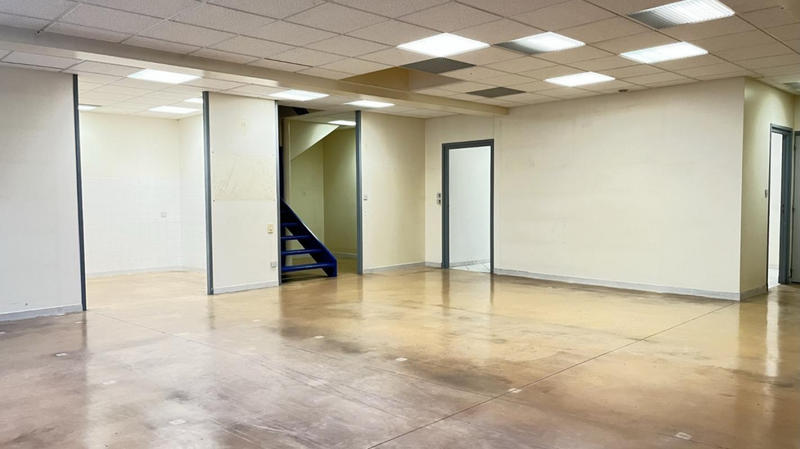 Local d'activité / Entrepôt - 674 m²