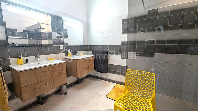 Propriété - 175 m² - 5 pièces