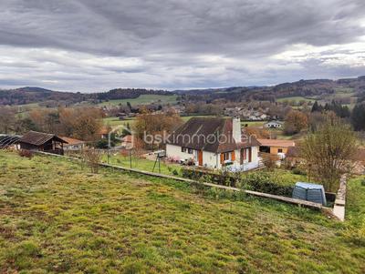 Maison - 85 m² - 5 pièces