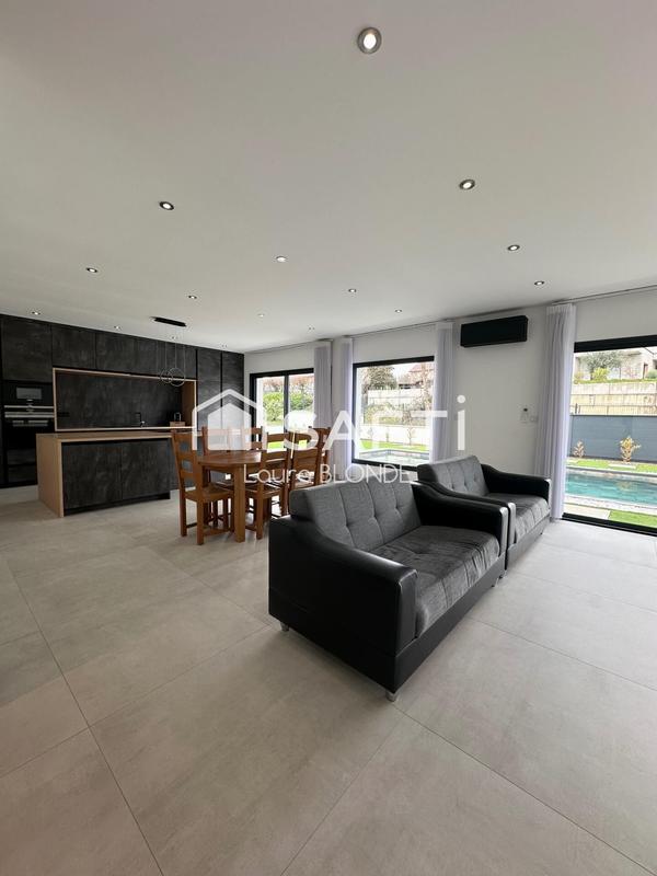 Villa - 137 m² - 5 pièces