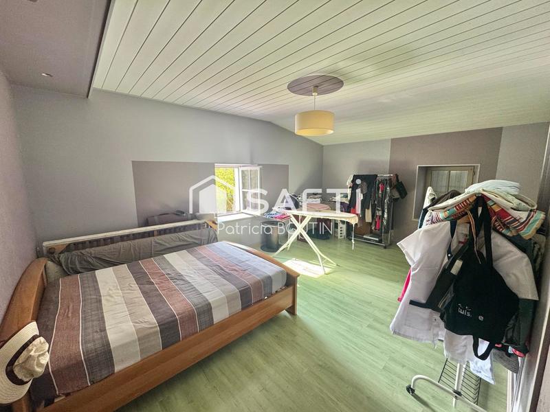 Maison - 265 m² - 8 pièces