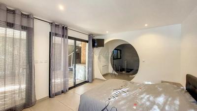 Immeuble - 157 m² - 7 pièces