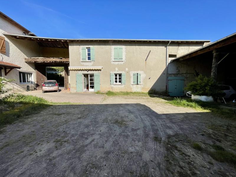 Maison ancienne - 276 m² - 3 pièces