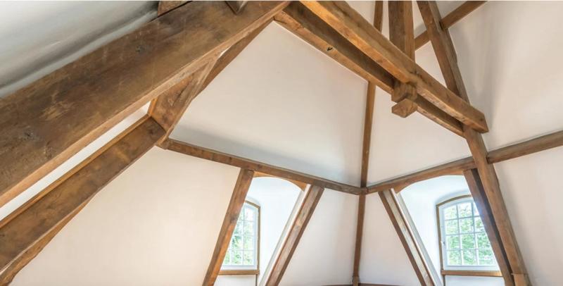 Maison - 280 m² - 10 pièces